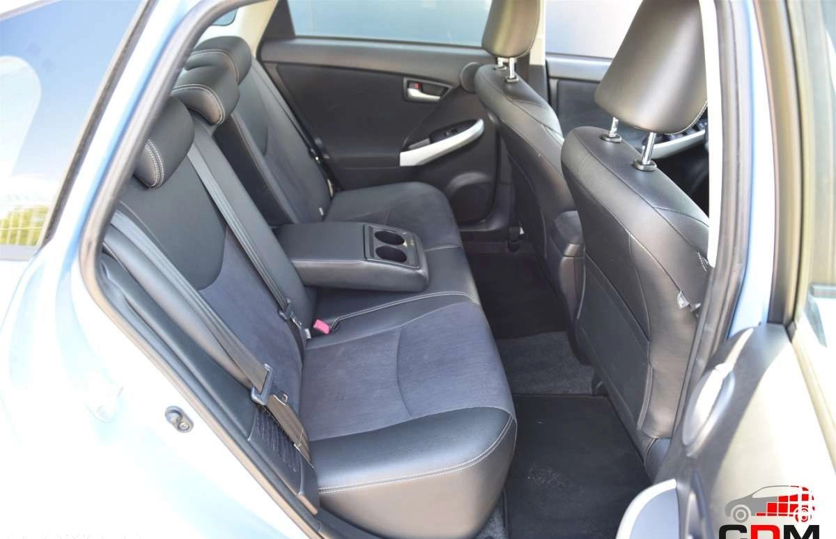 Toyota Prius cena 55900 przebieg: 219501, rok produkcji 2013 z Góra małe 436